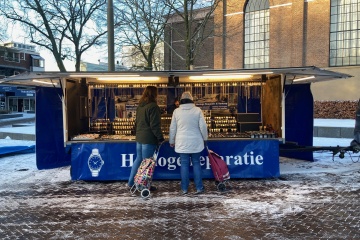 EF Horloges Reparaties op de Markt in Emmen. 